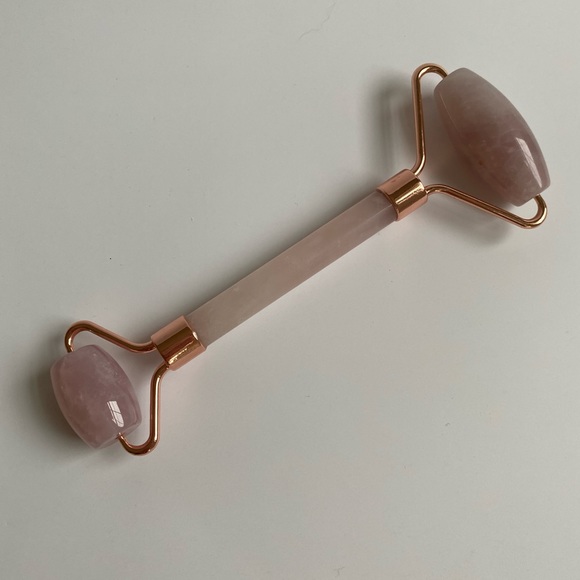 Rose Quartz face roller - Picture 3 of 3